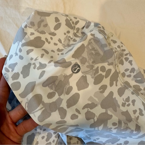 Lululemon Align High-Rise Pant 25" Cheetah Camo Antique White Multi size…new - Picture 3 of 13